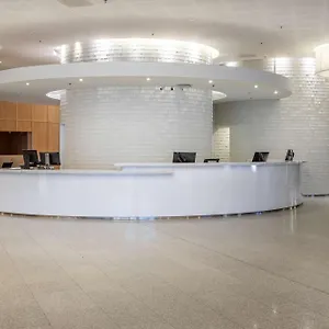 **** Отель Hilton Helsinki Airport Финляндия